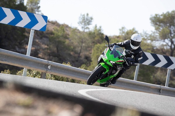 Kawasaki Z 500 (e Ninja 500): la controffensiva giapponese +VIDEO+